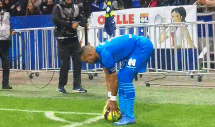 终于来了！广东队可能挖走“三冠内线”，朱芳雨又要出手了？