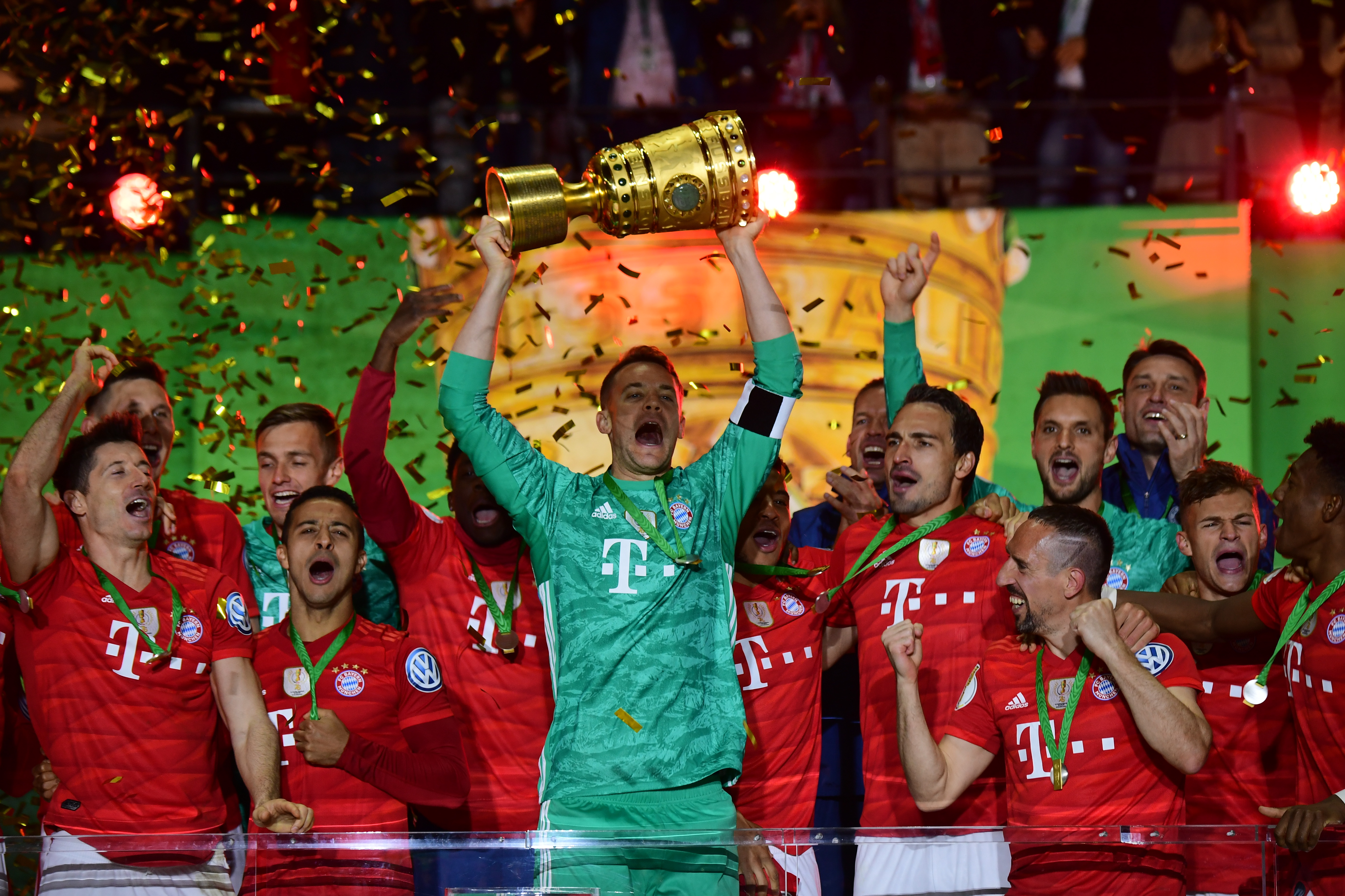 F1赛车照进现实 红牛RB17最终量产版官图发布 限量50台