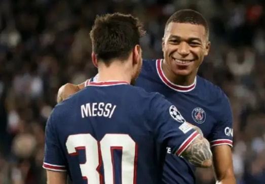 阿莫林回国远离曼联不禁开怀大笑，不必再受访500次！曝与巨头矛盾细节