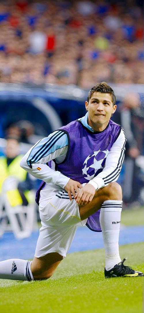 生日夜摆烂！周琦拿5分提前离场，把川队所剩不多的油都逼出来了