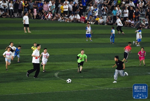 弗兰克：昨晚的防守表现是现象级的，我们在进攻端非常努力