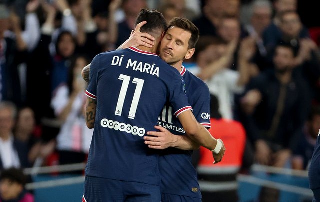 Uzi完成入选名人堂仪式，一身中山装太帅了