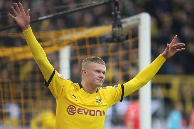 补强后防！曝曼联盯上德甲1米96巨塔