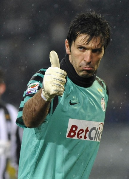 锋线补强！湖人有意雄鹿冠军前锋波蒂斯，东契奇老詹获最佳帮手