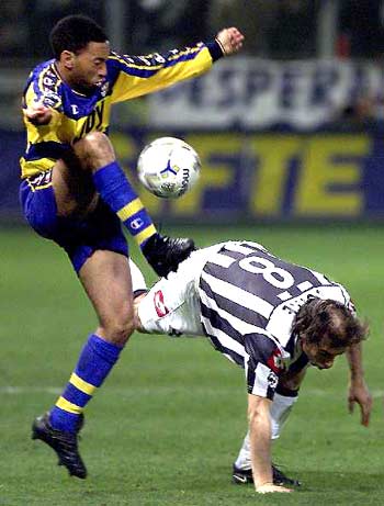 申京19+9！国王111-98双杀火箭，谁是输球罪魁？赛后数据不会说谎