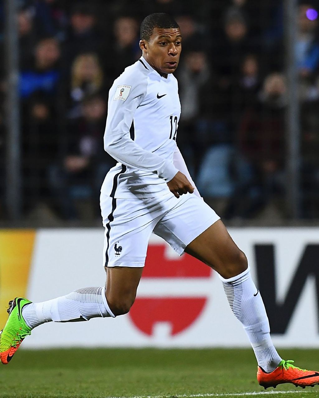 专家：拉爵希望曼联下赛季踢欧冠，否则将面临10